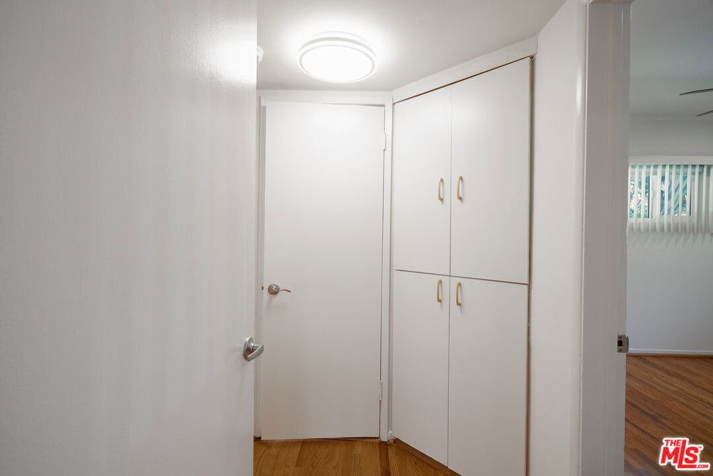 256 S Doheny Drive - Photo 16