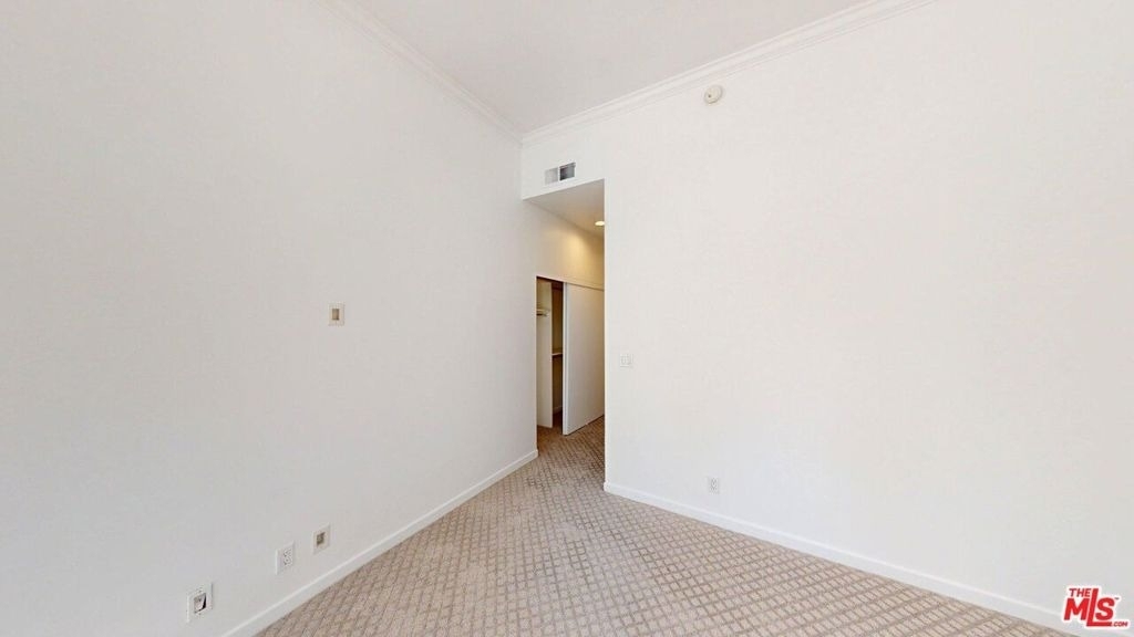 230 S Hamilton Drive - Photo 19