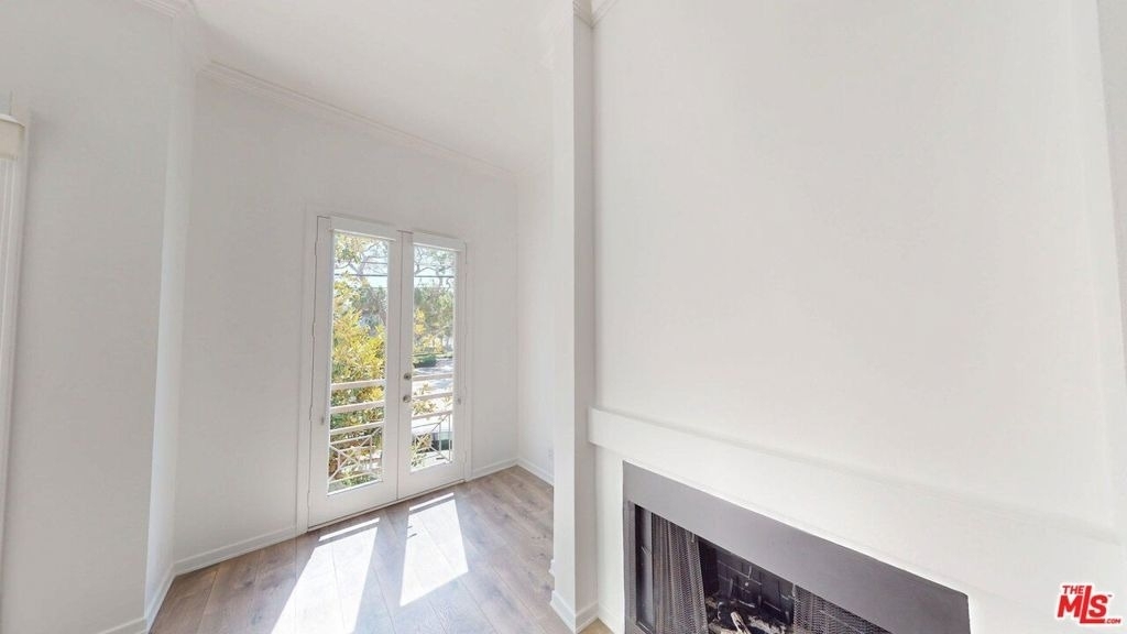 230 S Hamilton Drive - Photo 9