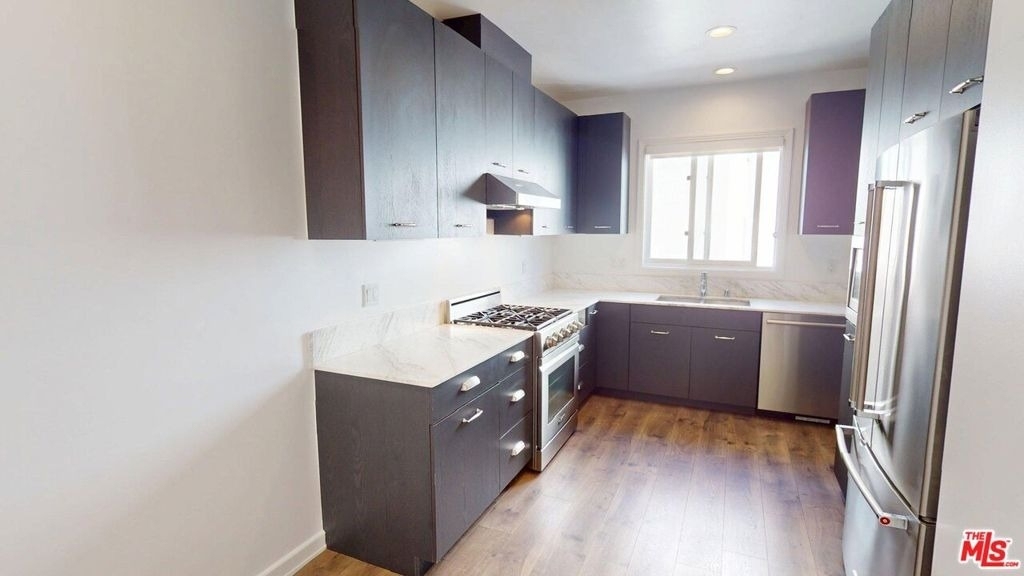 230 S Hamilton Drive - Photo 2