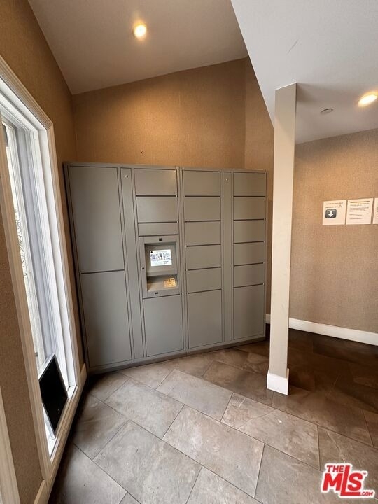 230 S Hamilton Drive - Photo 33