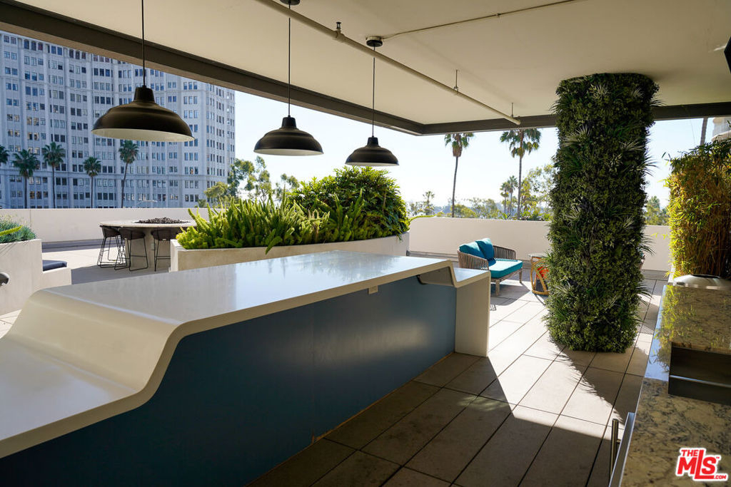 707 E Ocean Boulevard - Photo 16
