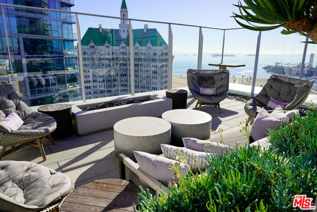 707 E Ocean Boulevard - Photo 12