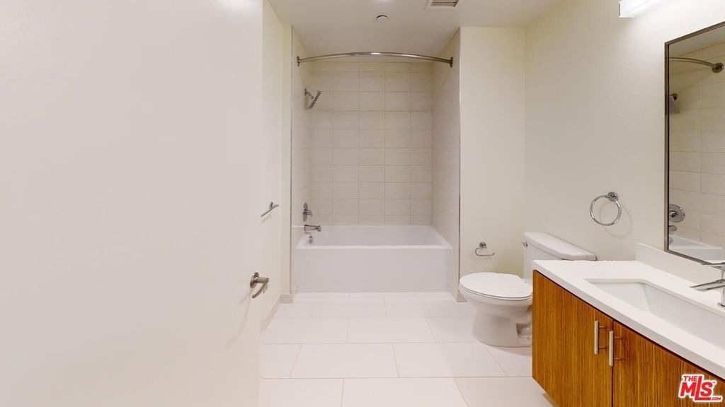 707 E Ocean Boulevard - Photo 5