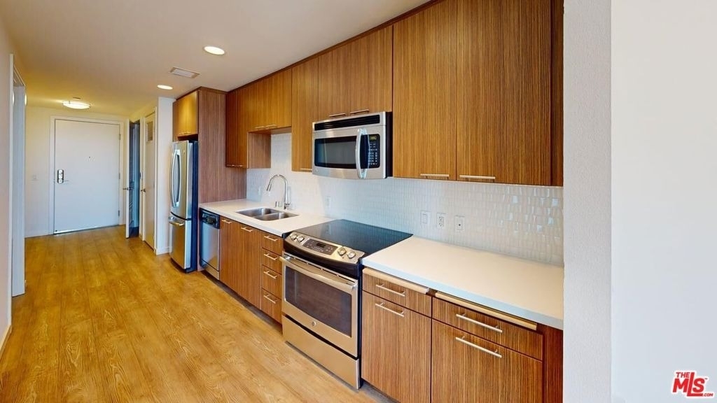 707 E Ocean Boulevard - Photo 1