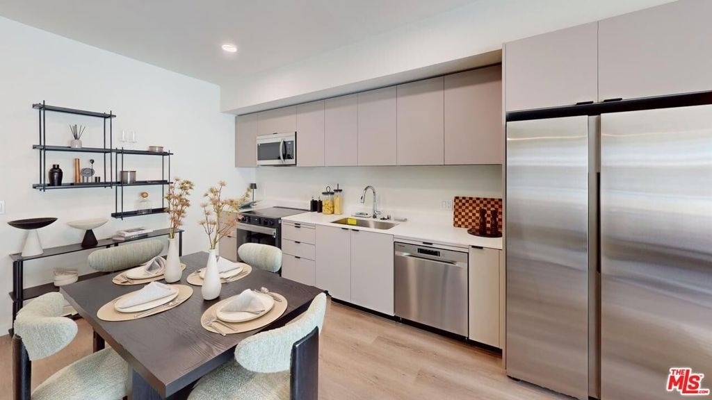 127 W Pomona Avenue - Photo 6
