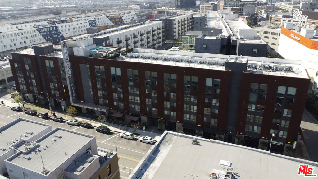 950 E 3rd Street - Photo 43