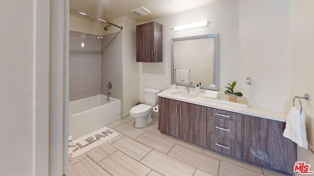 950 E 3rd Street - Photo 11
