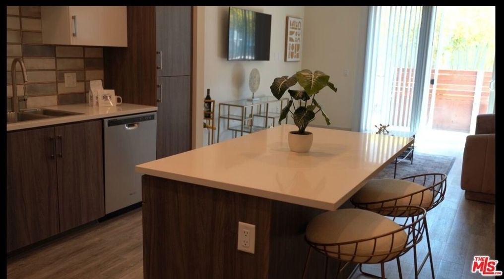 950 E 3rd Street - Photo 8