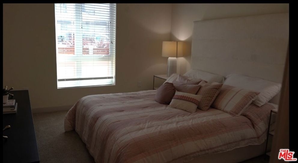 950 E 3rd Street - Photo 10