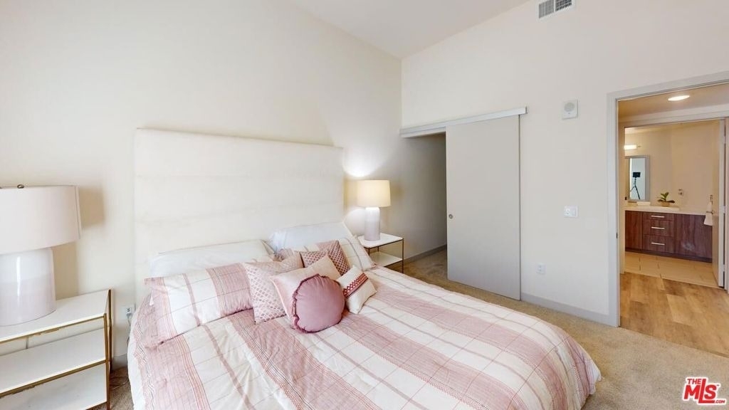 950 E 3rd Street - Photo 9