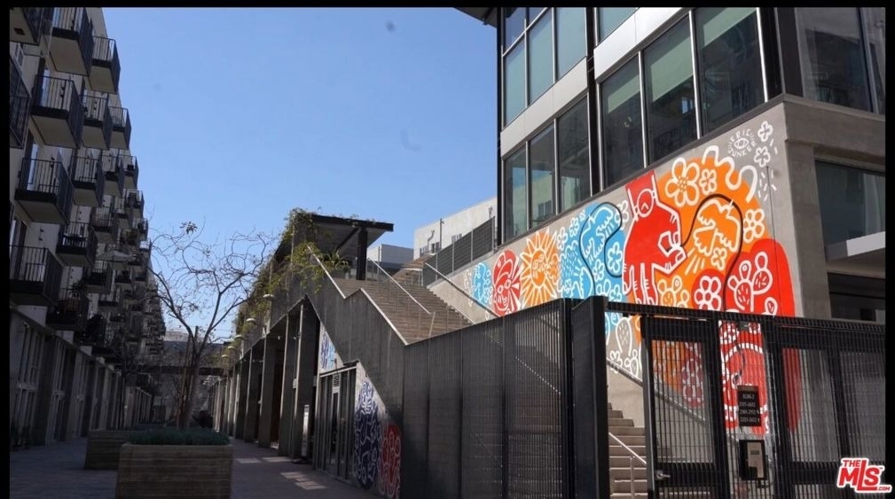 950 E 3rd Street - Photo 29
