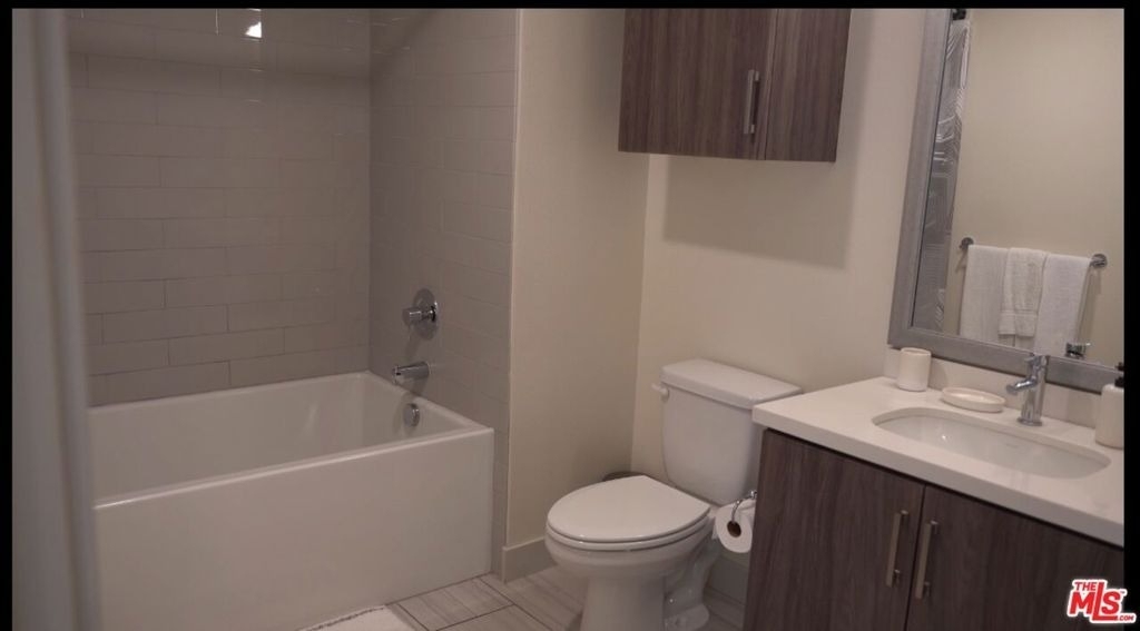 950 E 3rd Street - Photo 13