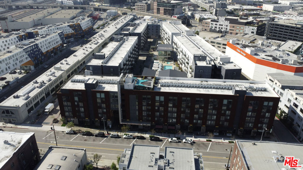 950 E 3rd Street - Photo 40