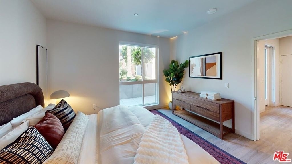 5420 W Sunset Boulevard - Photo 5