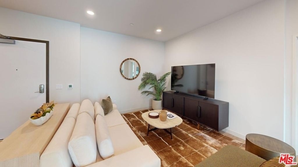 5420 W Sunset Boulevard - Photo 1