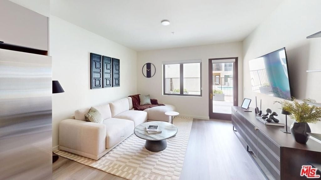 127 W Pomona Avenue - Photo 1
