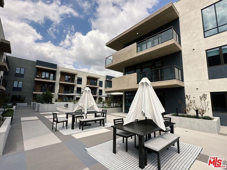 127 W Pomona Avenue - Photo 10