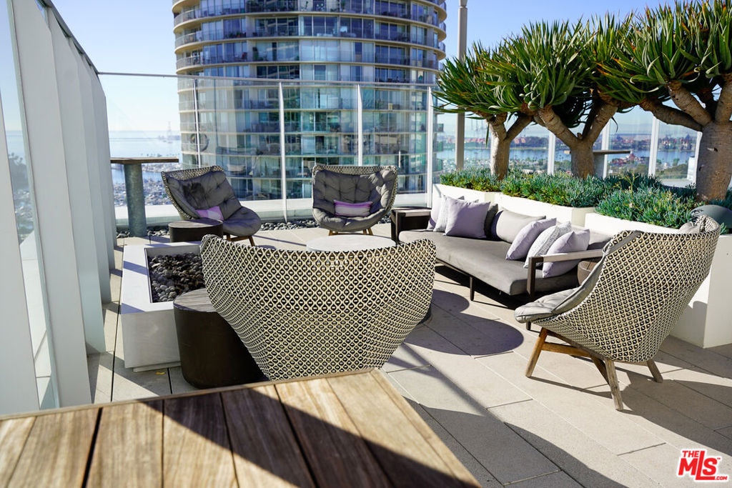 707 E Ocean Boulevard - Photo 10