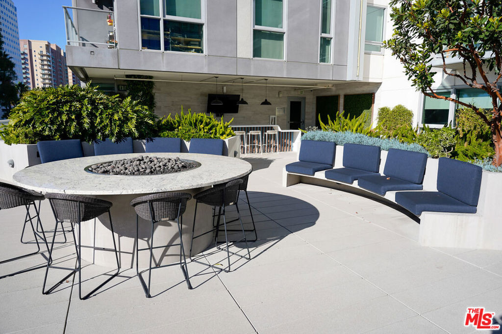707 E Ocean Boulevard - Photo 14