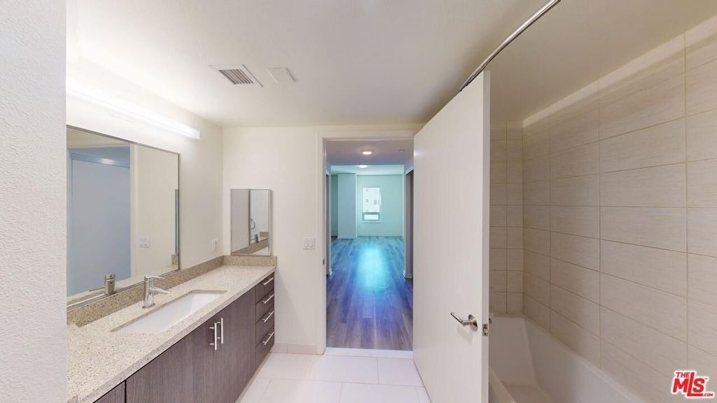 707 E Ocean Boulevard - Photo 4