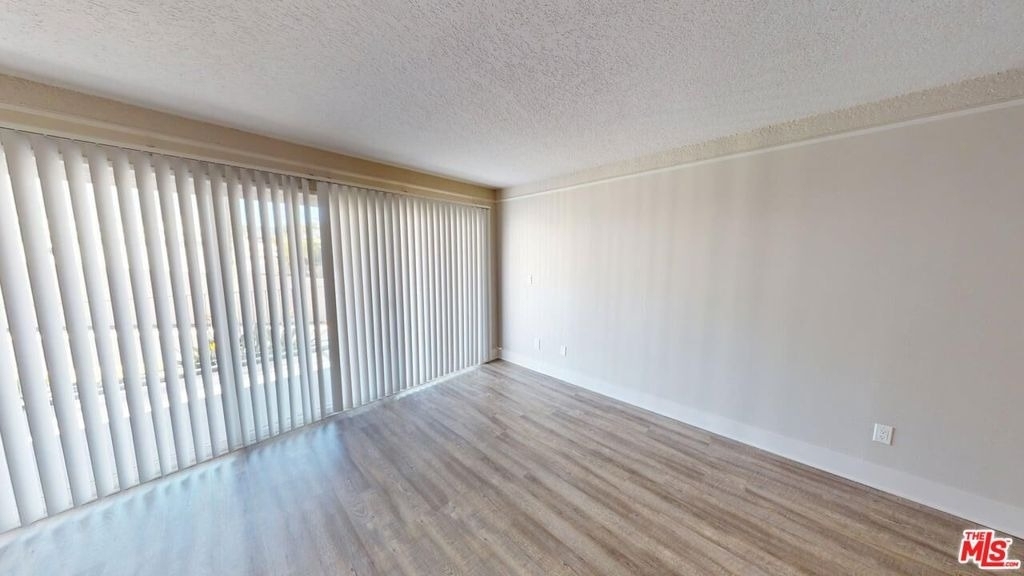 6600 Beachview Drive - Photo 1