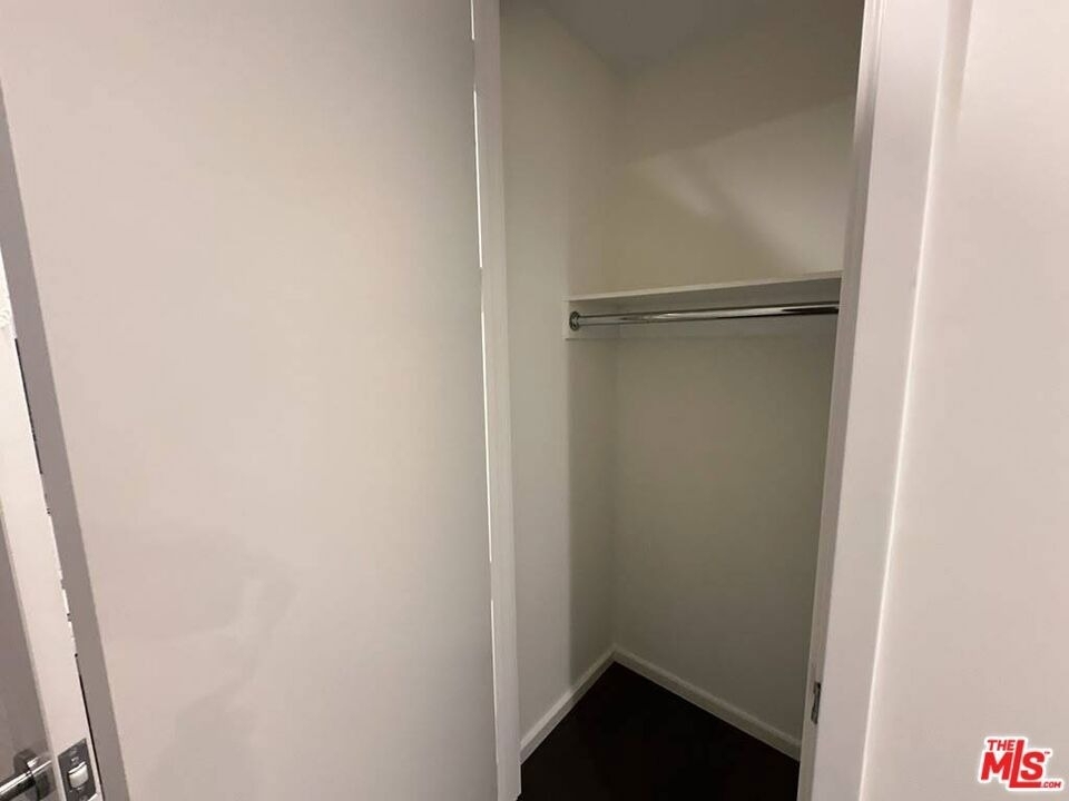 1000 West 8th Street - Photo 14