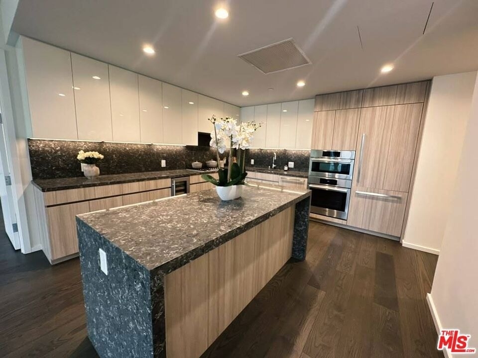 1000 West 8th Street - Photo 7