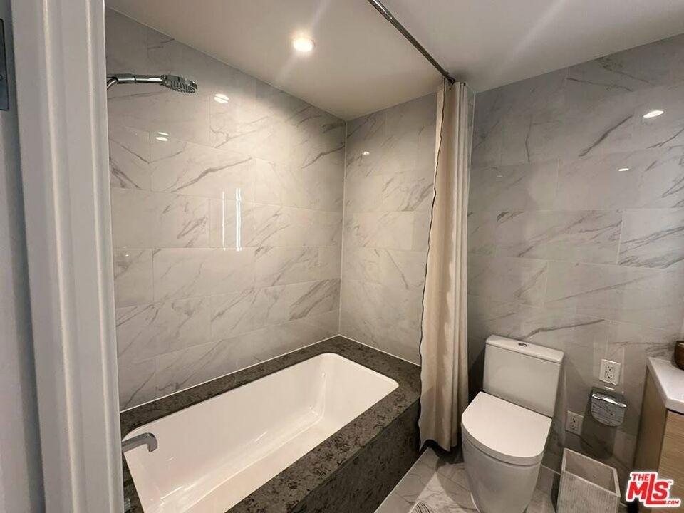 1000 West 8th Street - Photo 20