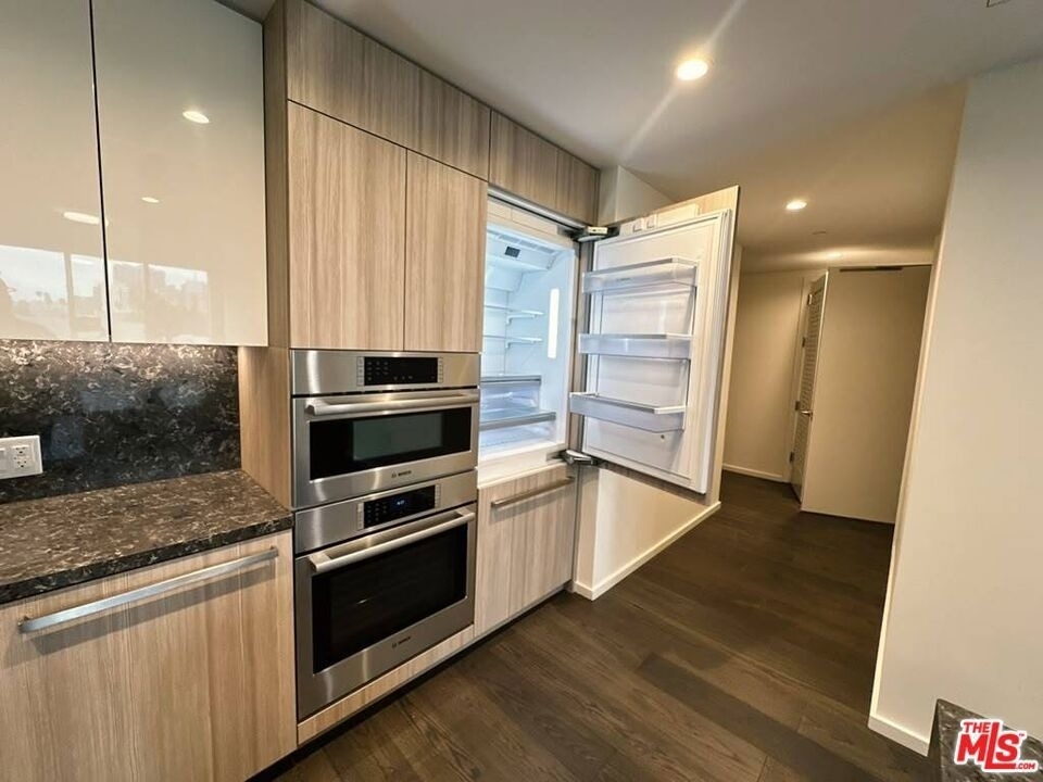 1000 West 8th Street - Photo 6