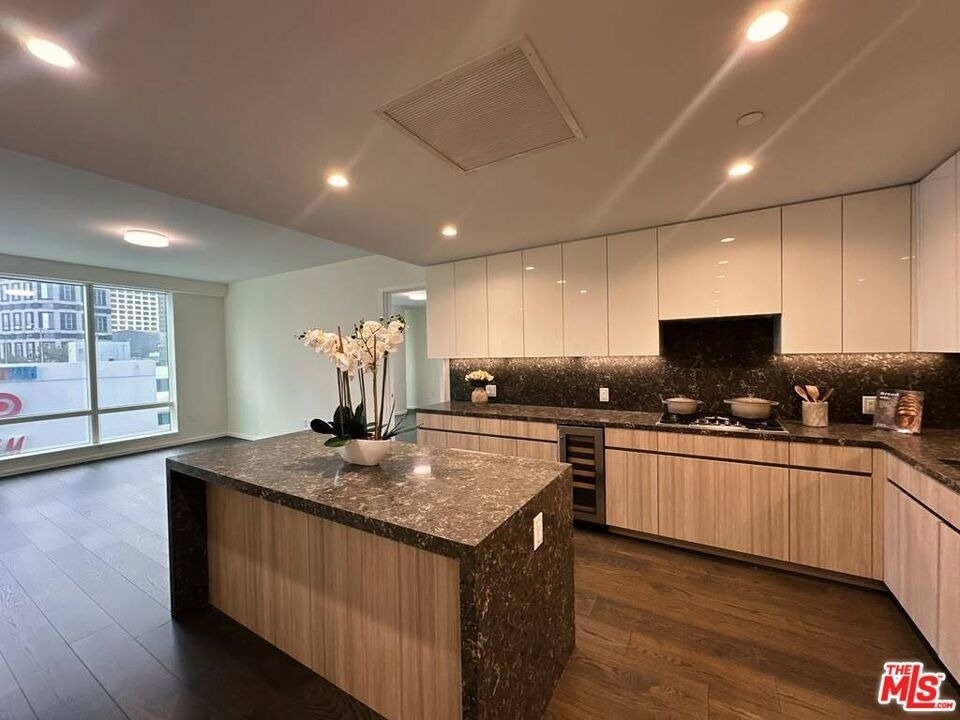 1000 West 8th Street - Photo 10