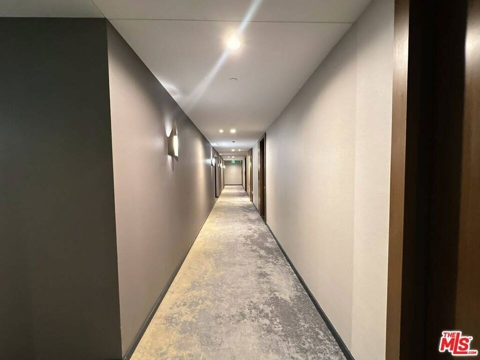 1000 West 8th Street - Photo 21