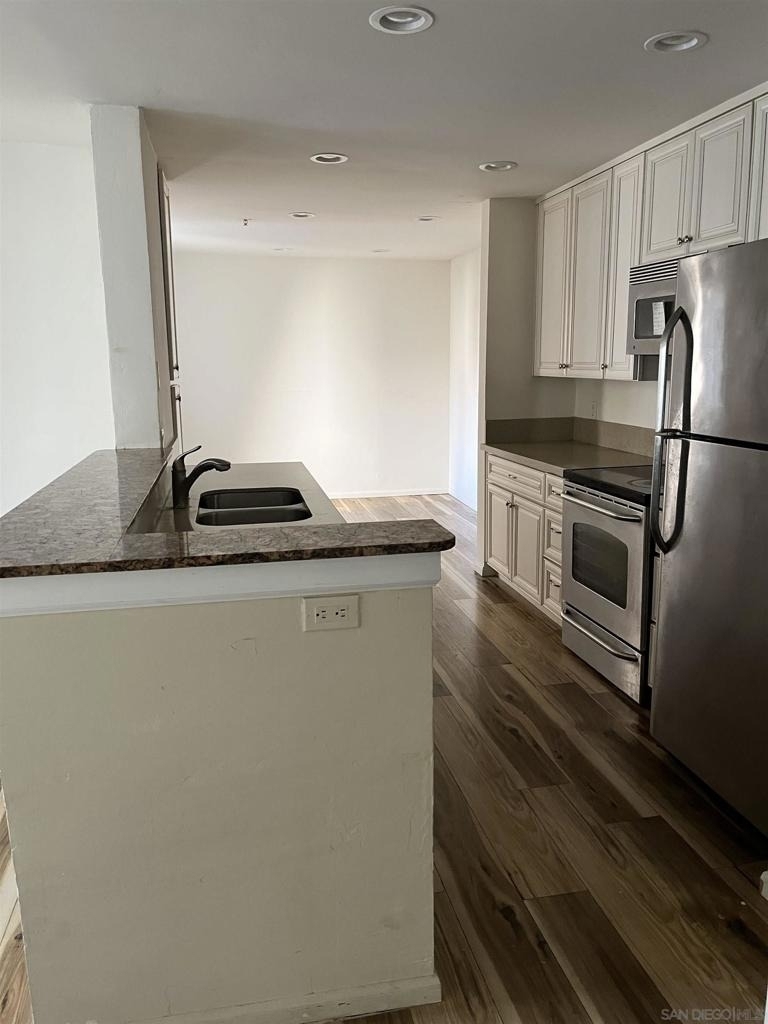 8889 Caminito Plaza Centro - Photo 8