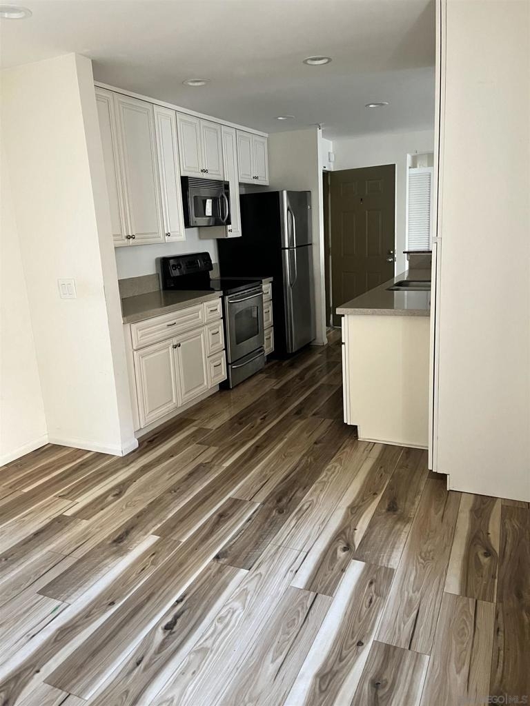 8889 Caminito Plaza Centro - Photo 7