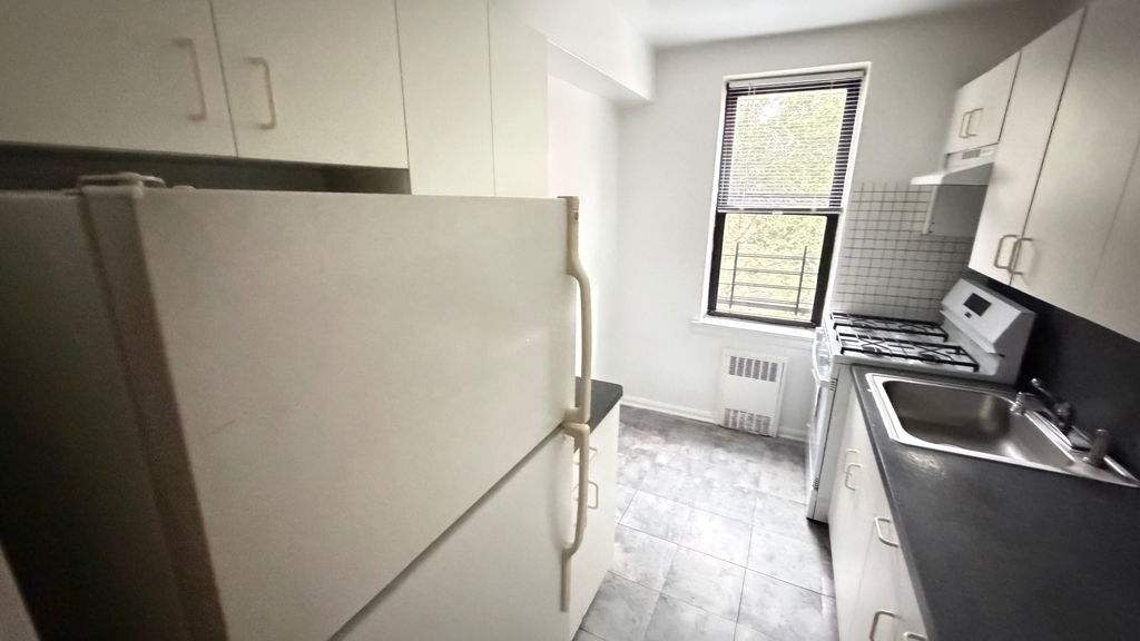 83-10 118th Street - Photo 3