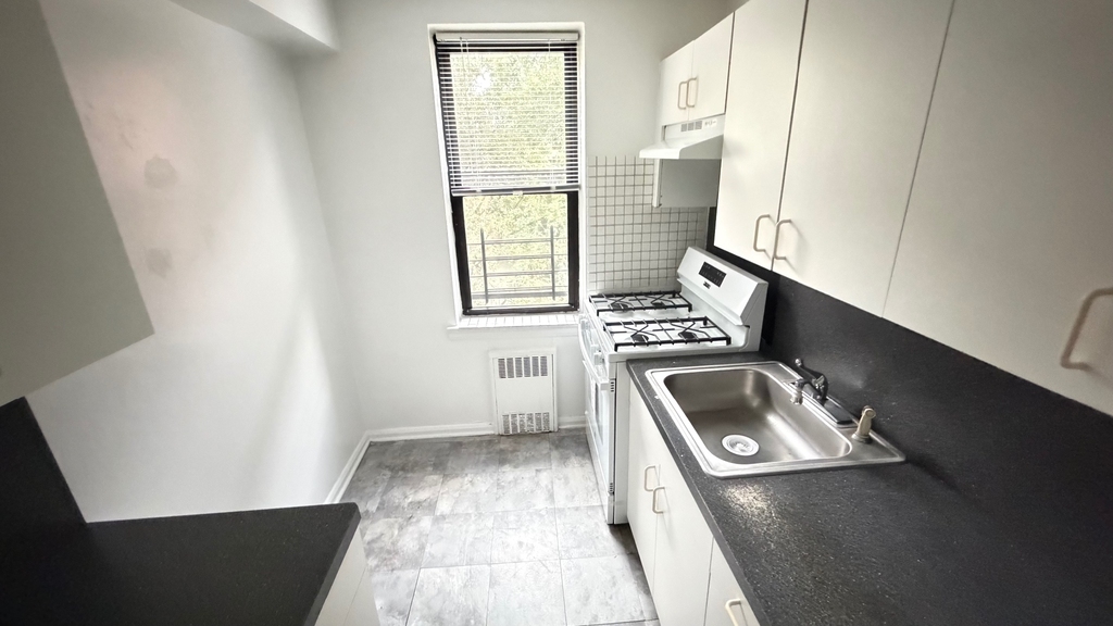 83-10 118th Street - Photo 4