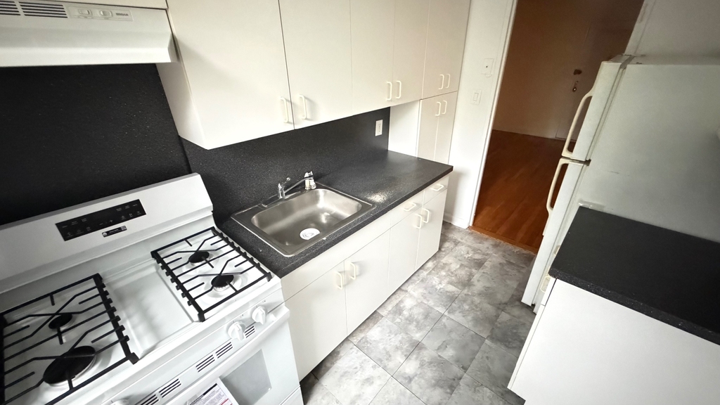 83-10 118th Street - Photo 5