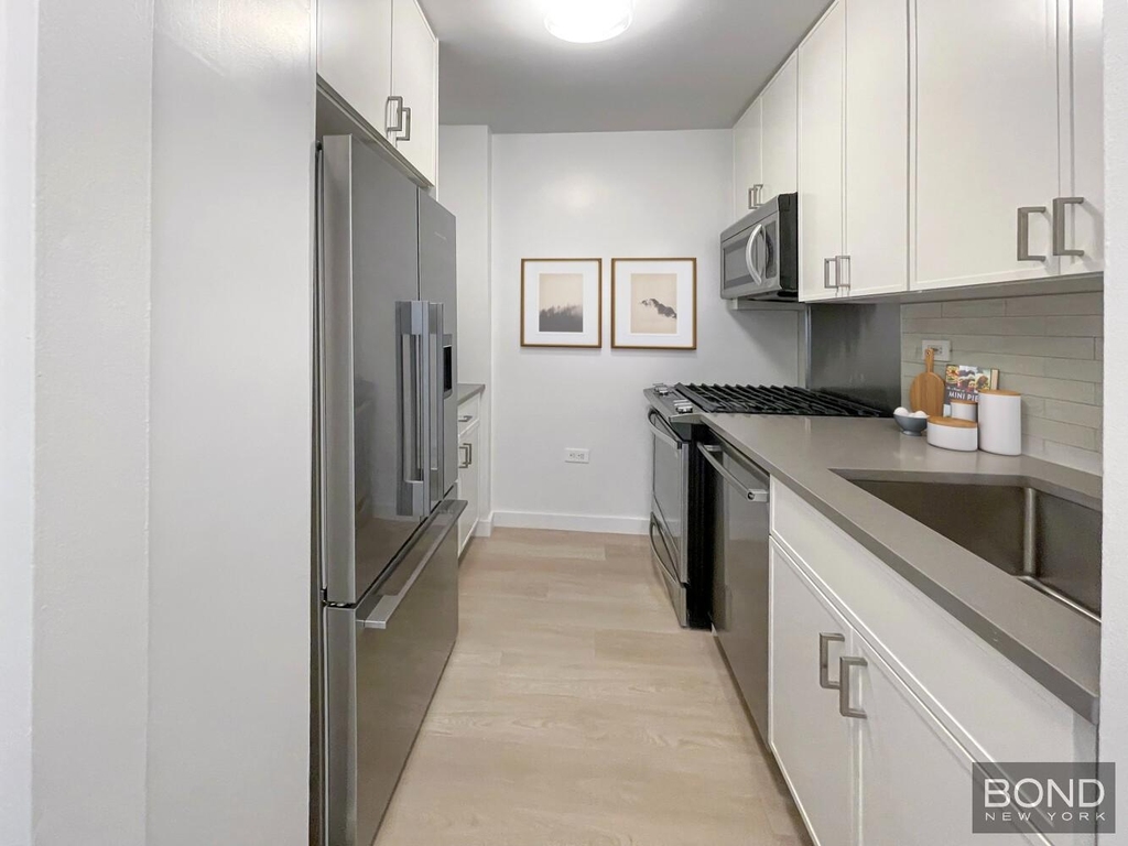 East 29th Street - Photo 3