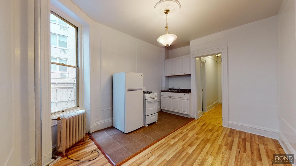 West 15th Street - Photo 2
