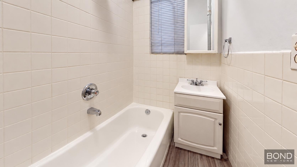 West 15th Street - Photo 6