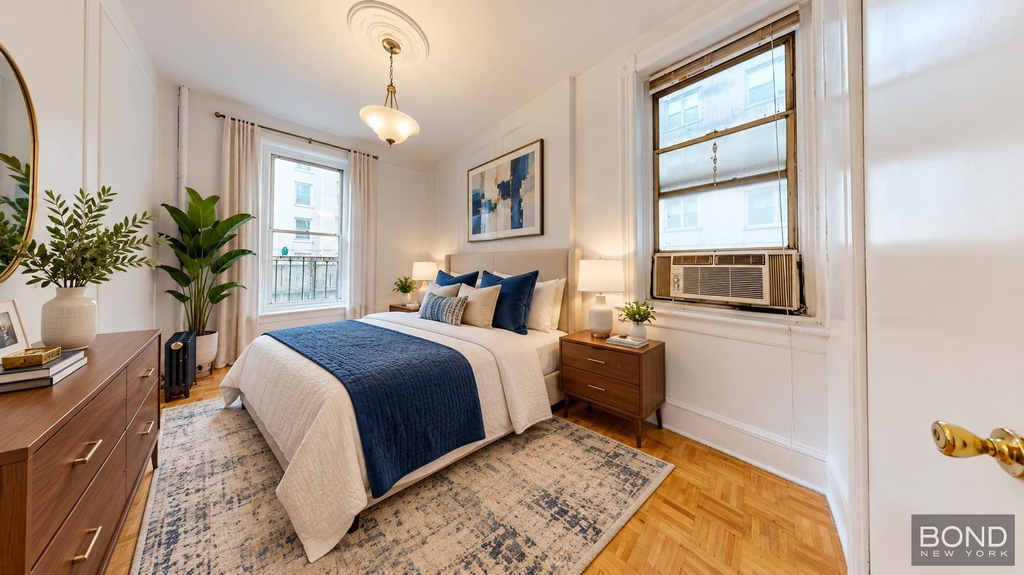 West 15th Street - Photo 1