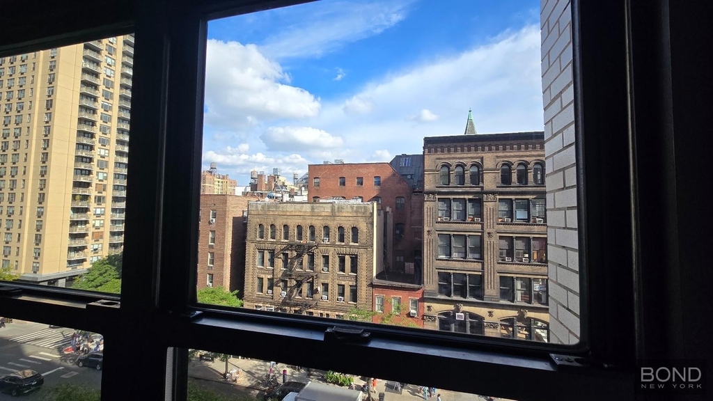 East 16th Street - Photo 4