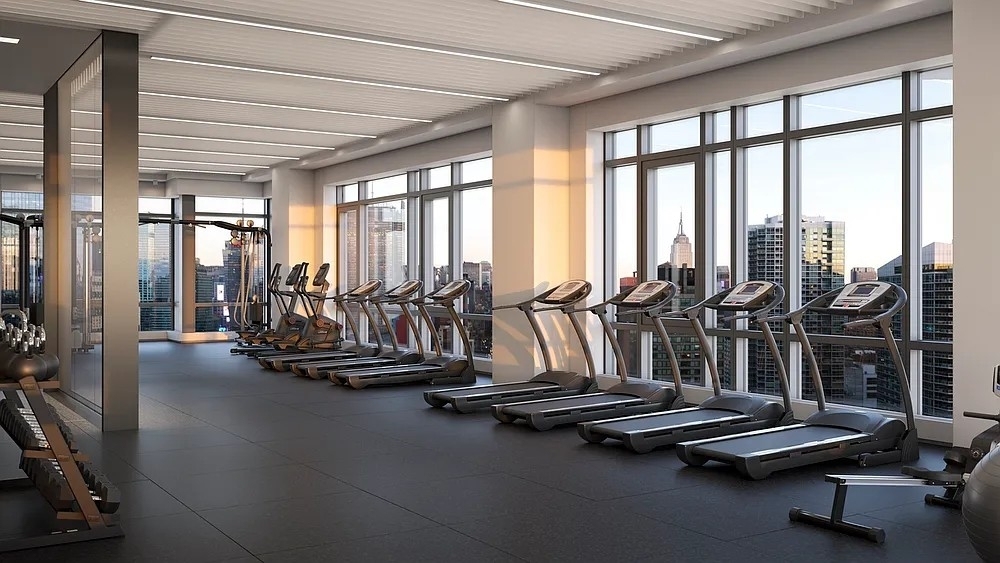 555 West 38th Street - Photo 11