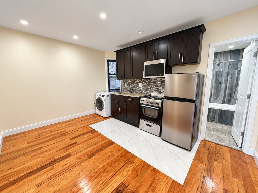 32 Rogers Avenue - Photo 3