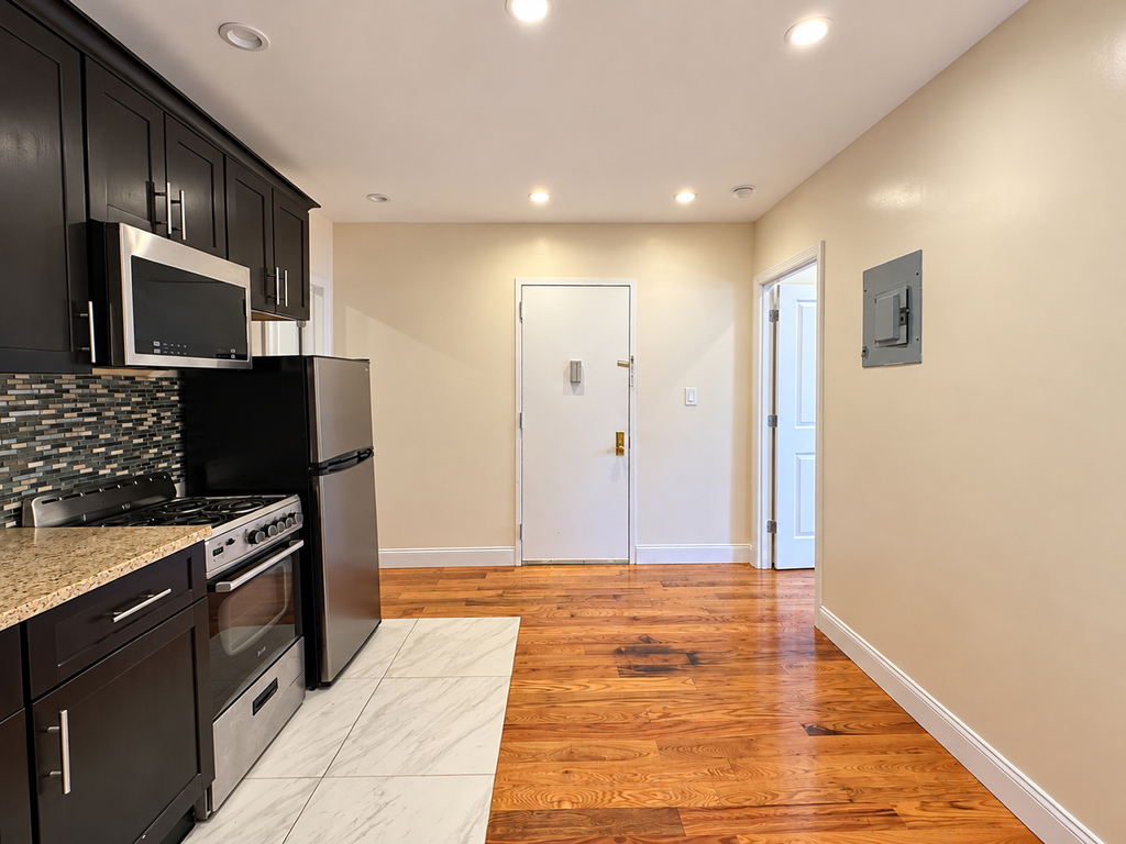 32 Rogers Avenue - Photo 5