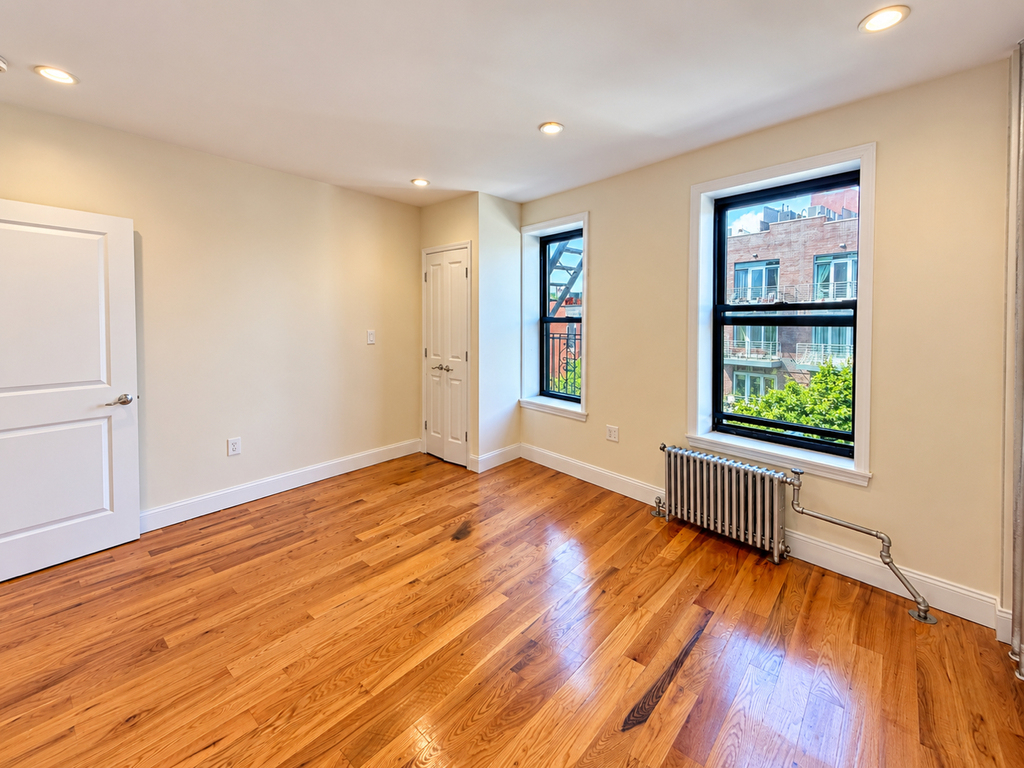 32 Rogers Avenue - Photo 1