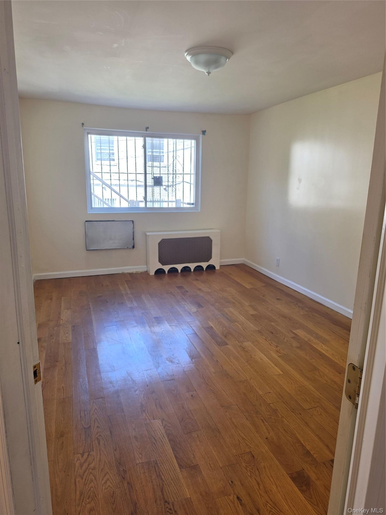 19525 Woodhull Avenue - Photo 5