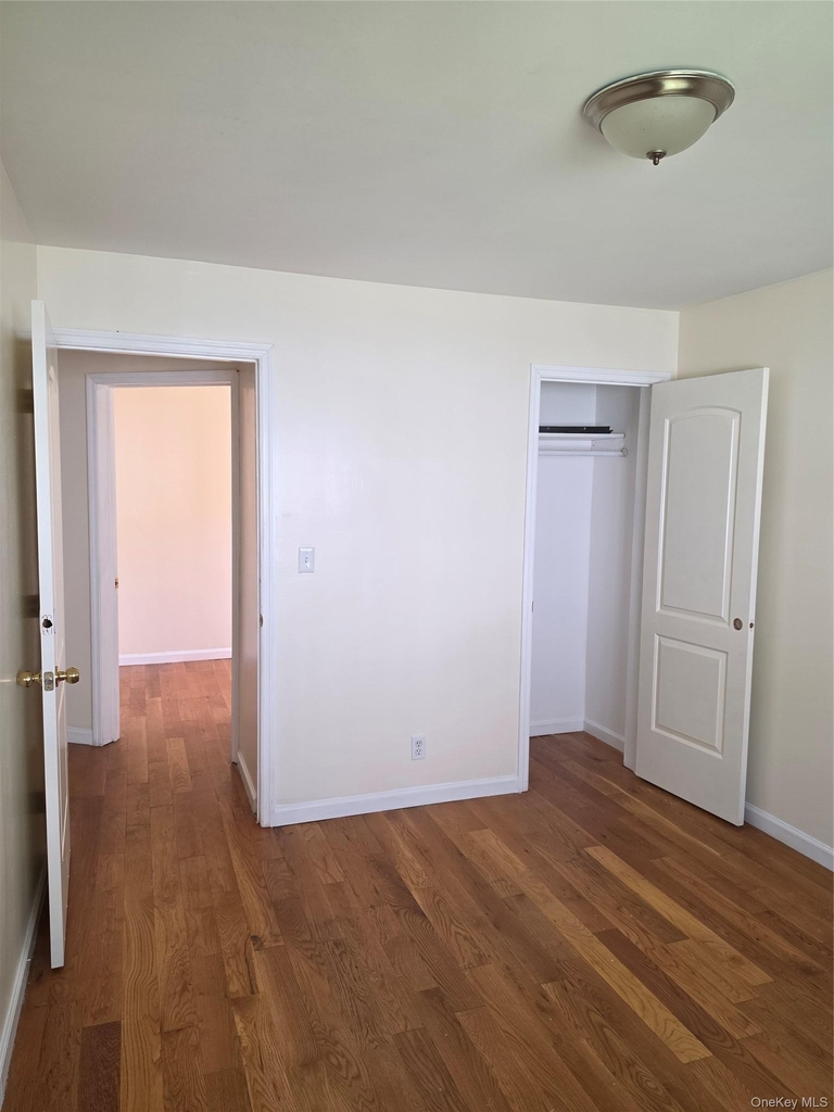 19525 Woodhull Avenue - Photo 6
