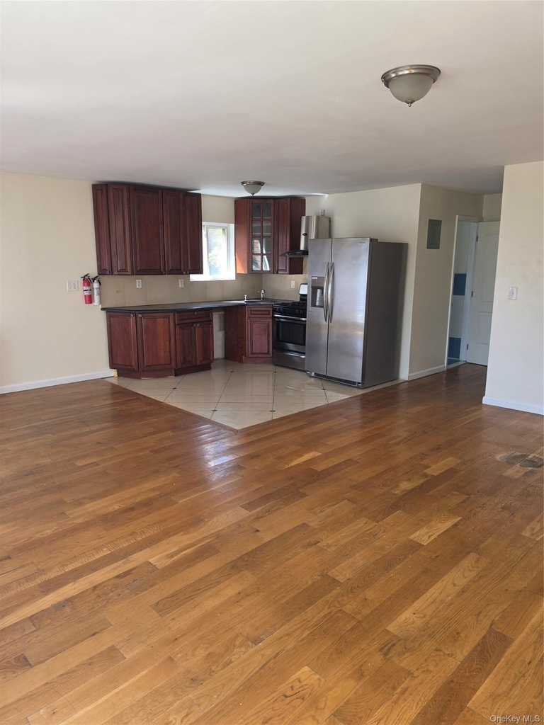 19525 Woodhull Avenue - Photo 1