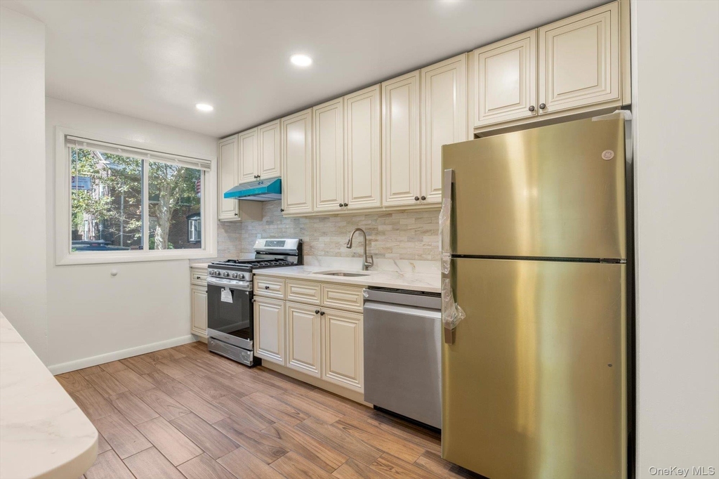 4401 Skillman Avenue - Photo 10